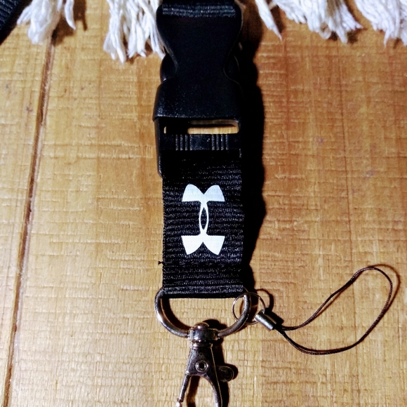 Under Armour out of sight lanyard keychain ID Holder black… - Picture 3 of 4